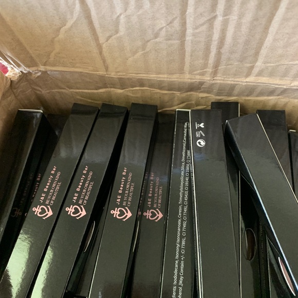 Makeup - Picture 9 of 13